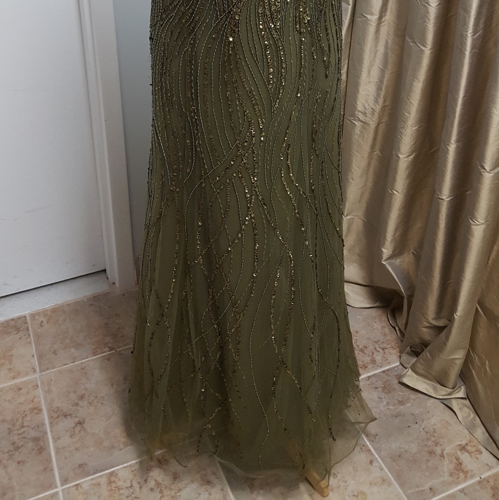 Dress - Picture 2 of 3